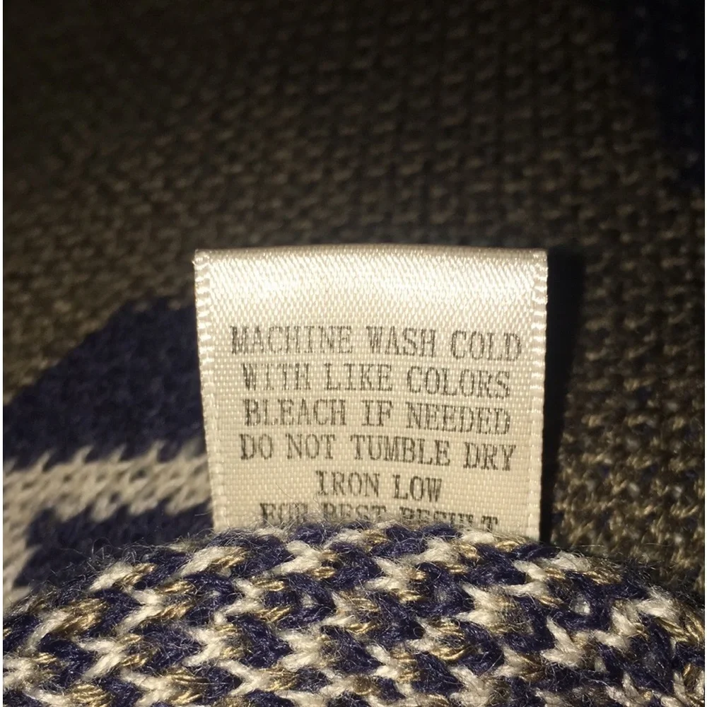 Very J women’s Small Boho Poncho Cover-Up, Southwestern Vibe, Tribal pattern - Picture 10 of 16